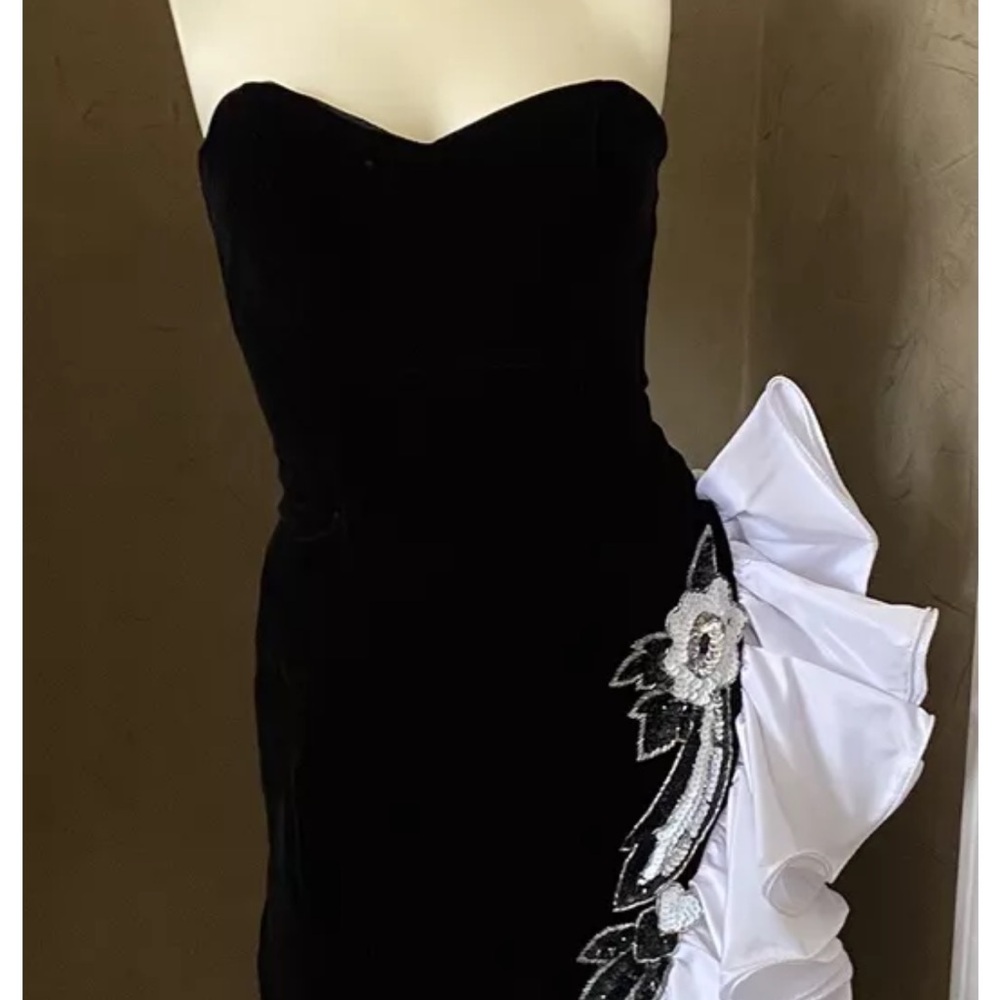 Dave & Johnny Black Strapless Dress with White Floral Detail